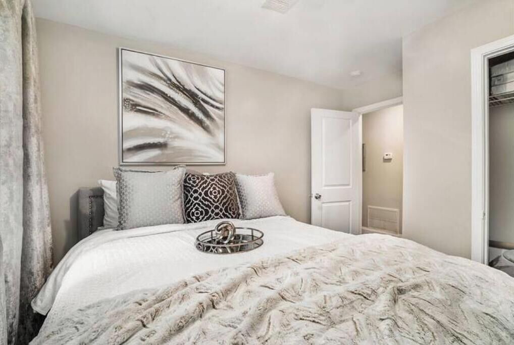 Photo of Bedroom in Scottdale