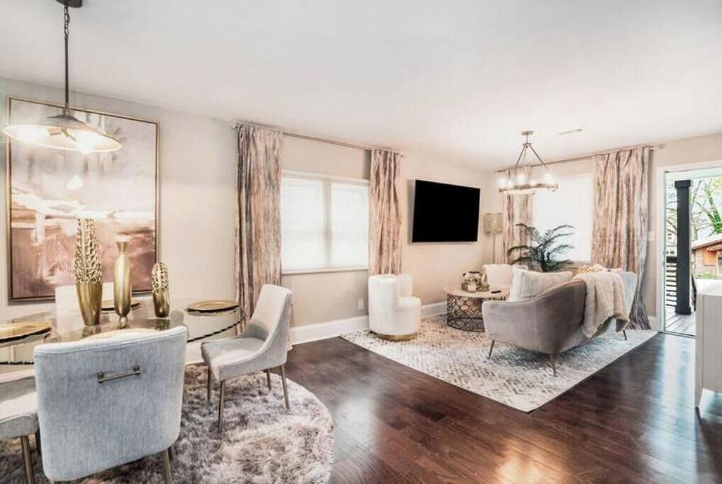 Photo of Livingroom in Scottdale