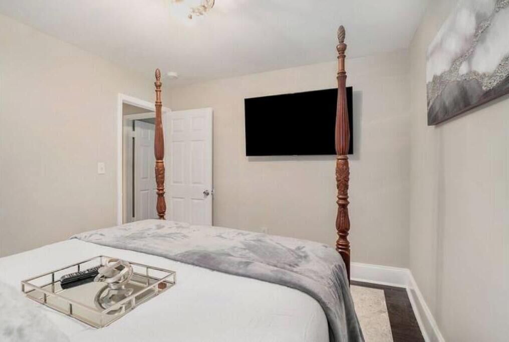 Photo of Bedroom in Scottdale