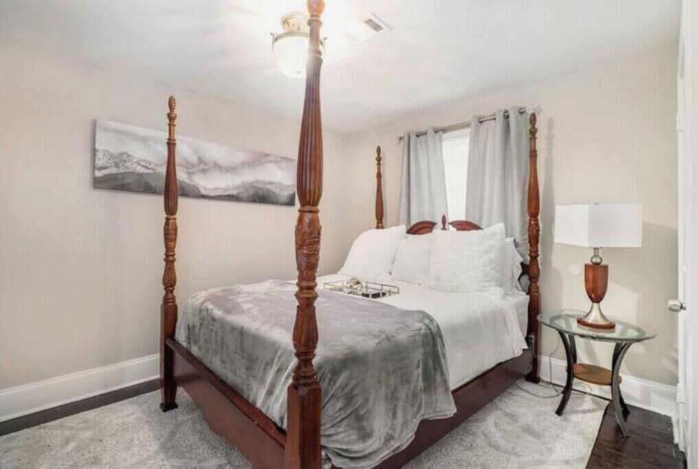 Photo of Bedroom in Scottdale