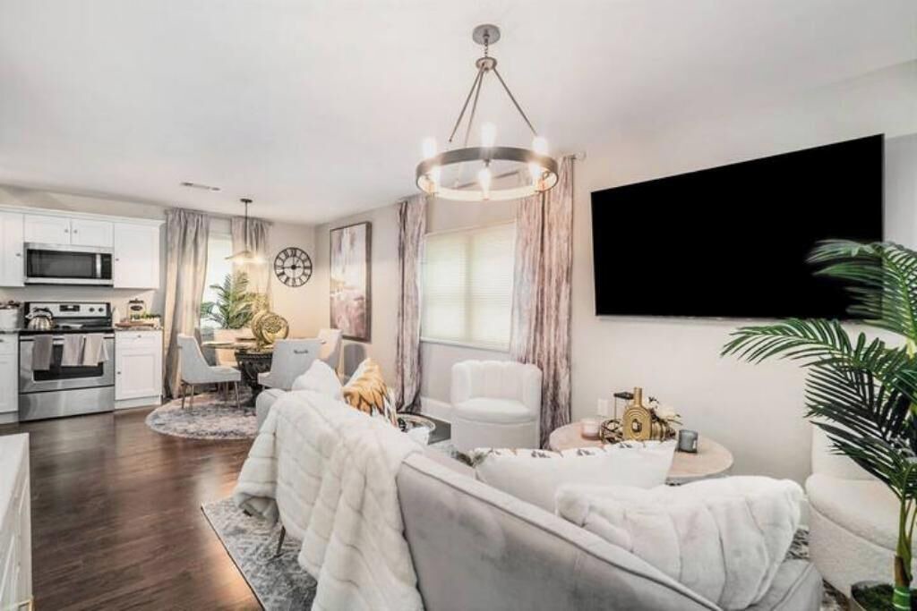 Photo of Livingroom in Scottdale