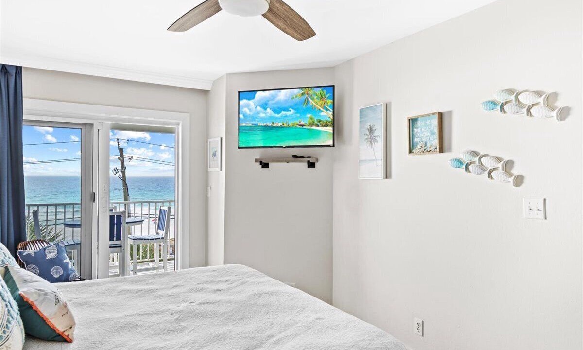 Photo of Bedroom in Miramar Beach