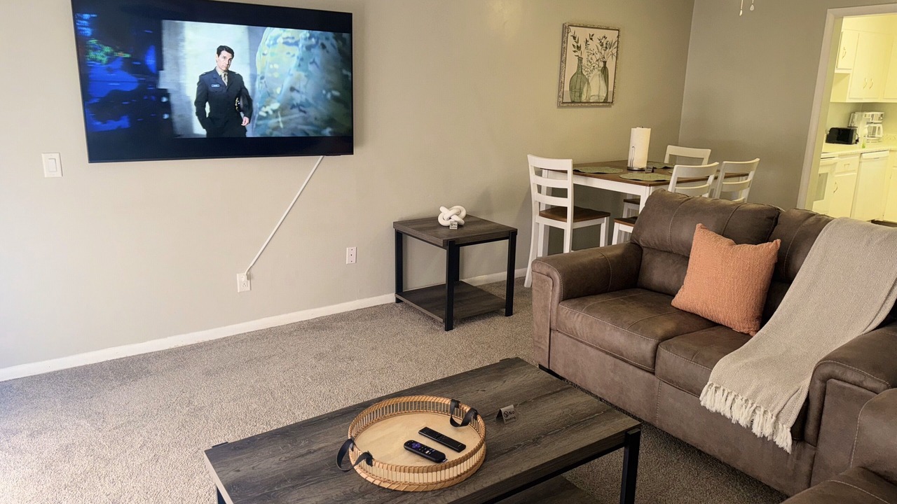 Photo of Livingroom in Enterprise