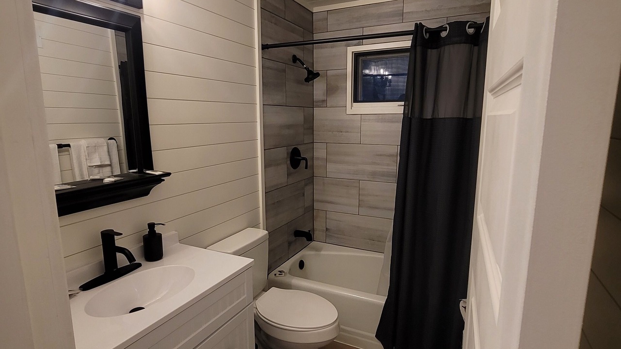 Photo of Bathroom in Tuscaloosa