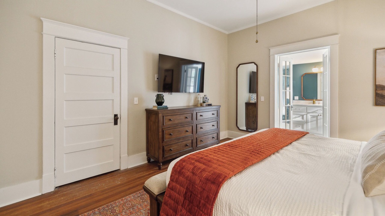 Photo of Bedroom in Laurel