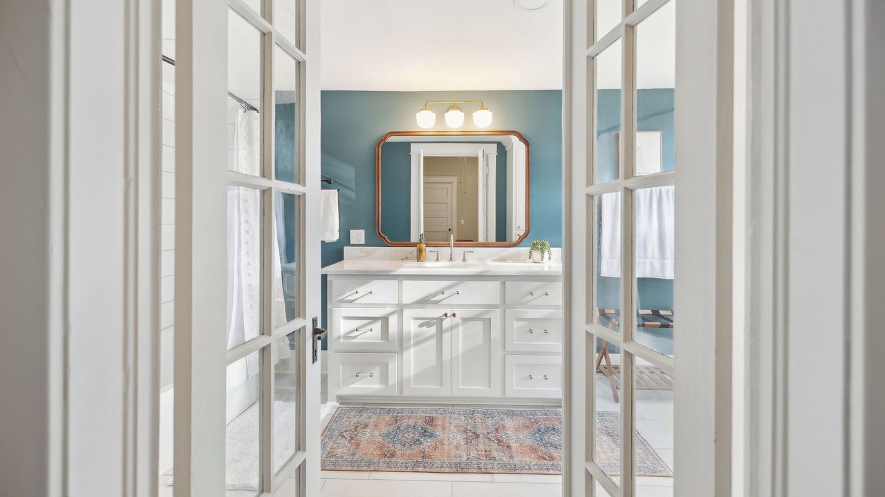 Photo of Bathroom in Laurel