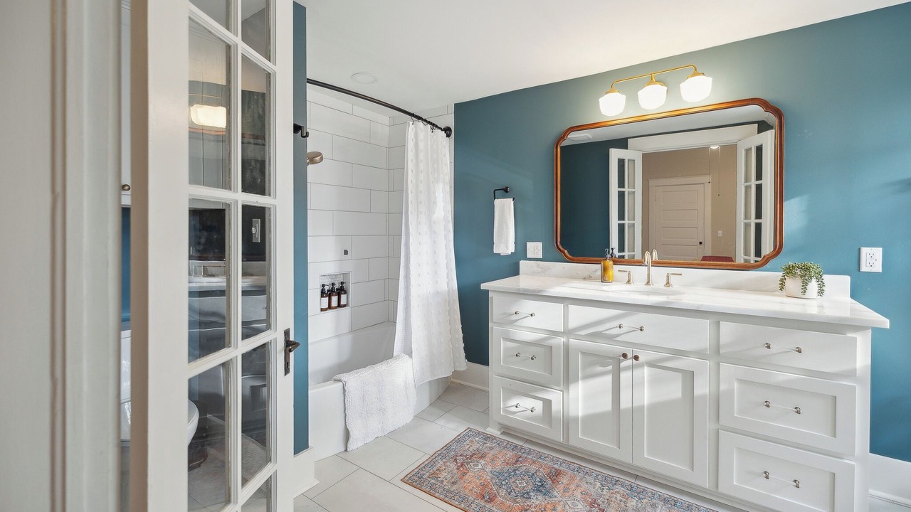 Photo of Bathroom in Laurel