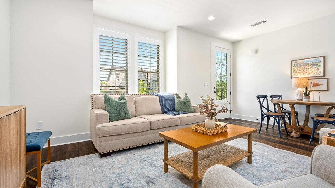 Photo of Livingroom in Auburn