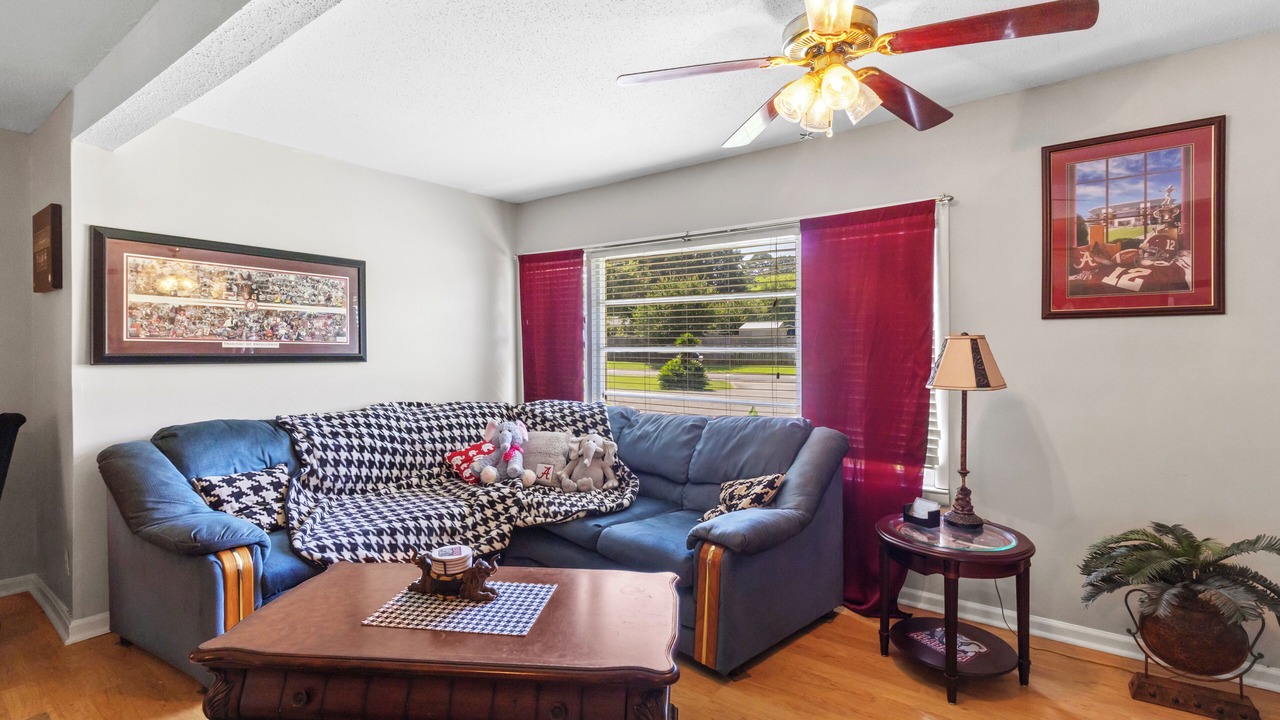 Photo of Livingroom in Taylorville