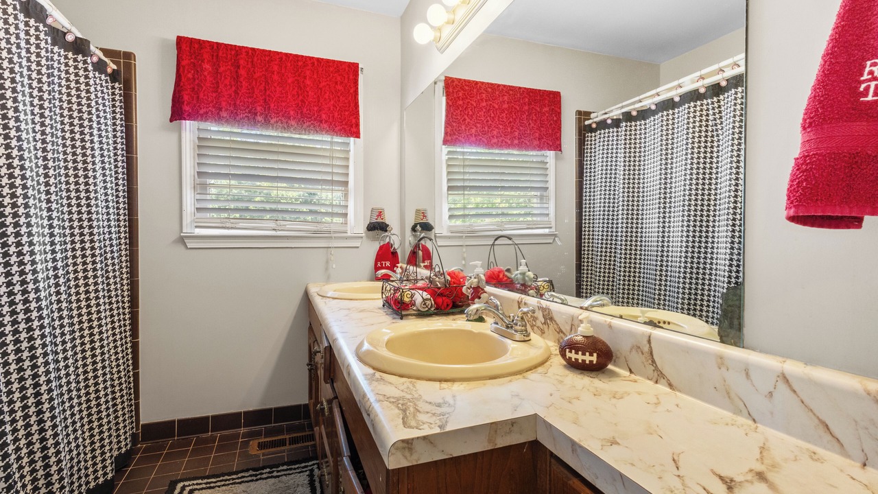 Photo of Bathroom in Taylorville
