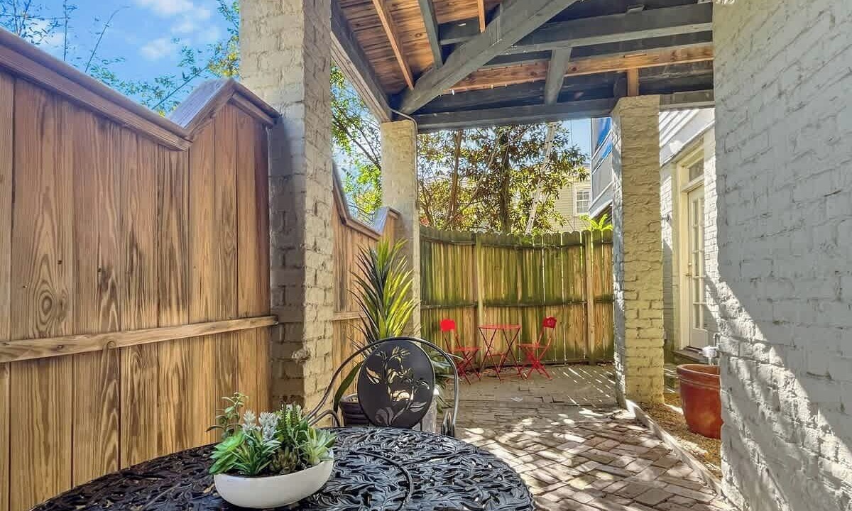 Photo of Patio Balcony in Savannah Victorian District