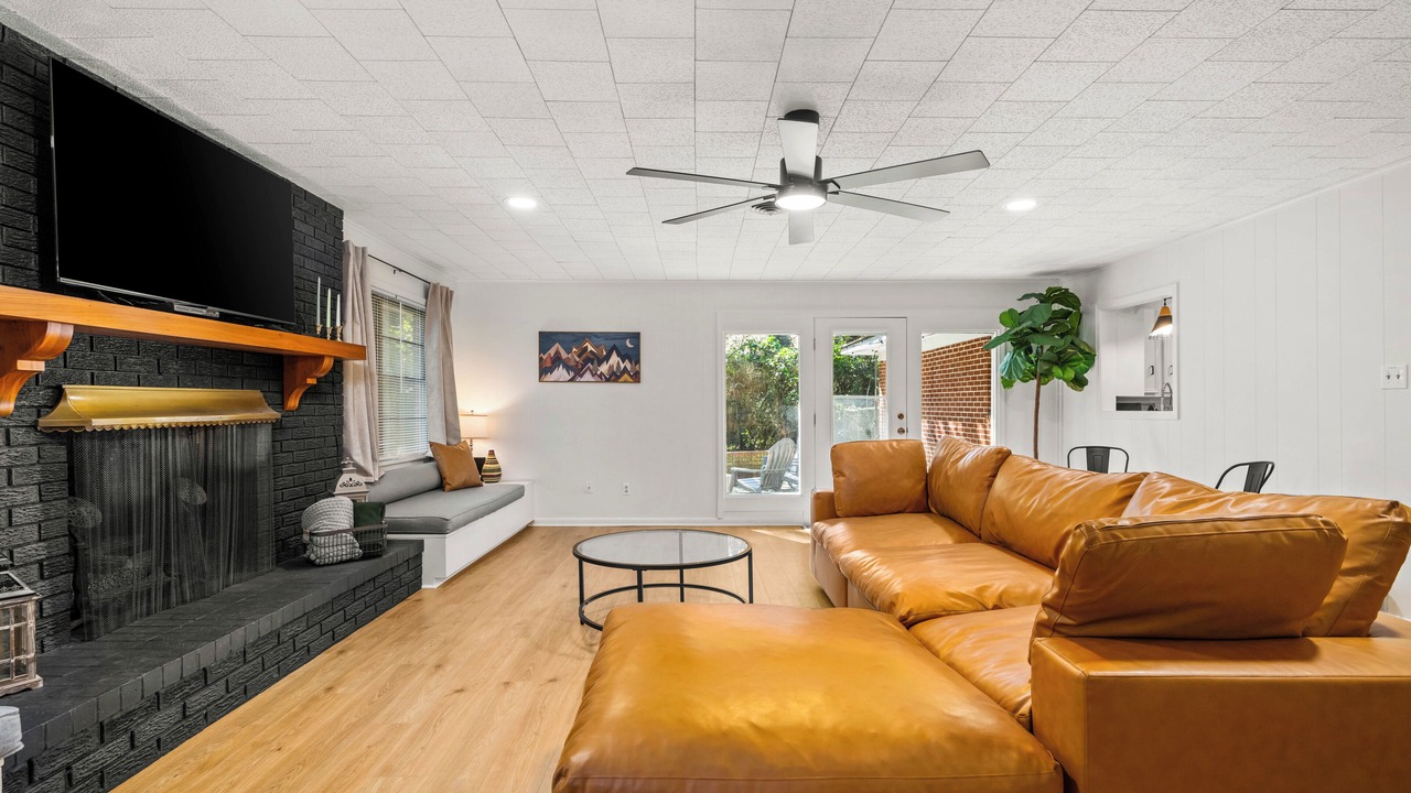 Photo of Livingroom in Pineville