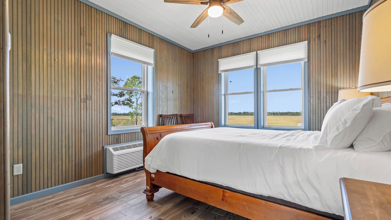 Photo of Bedroom in Ocean Springs