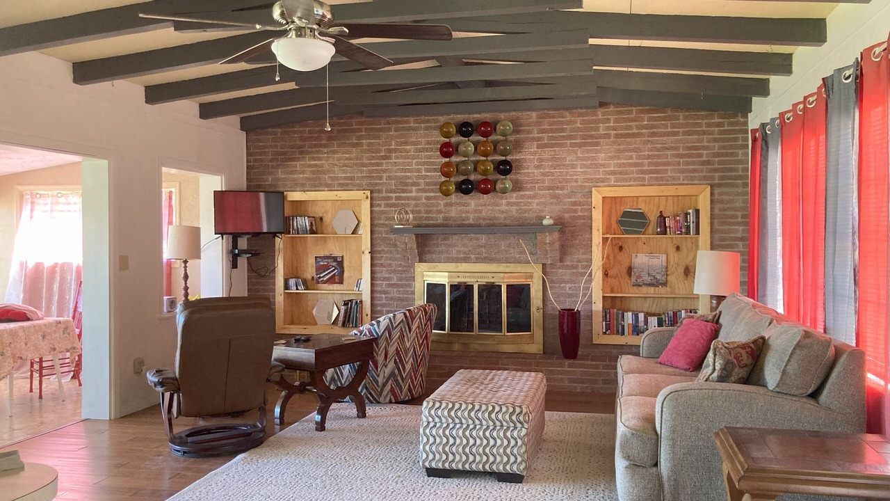 Photo of Livingroom in Interlachen
