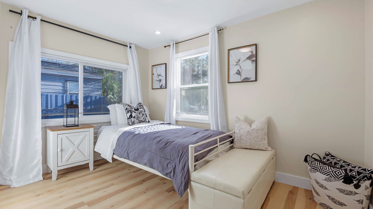 Photo of Bedroom in Lake Fairview