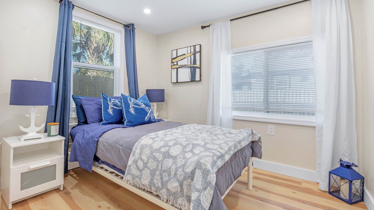 Photo of Bedroom in Lake Fairview