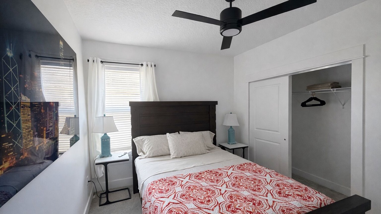 Photo of Bedroom in Five Points