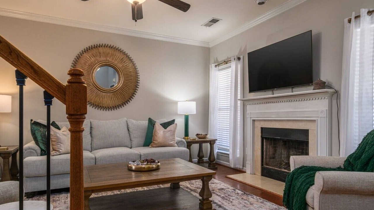 Photo of Livingroom in Hoover
