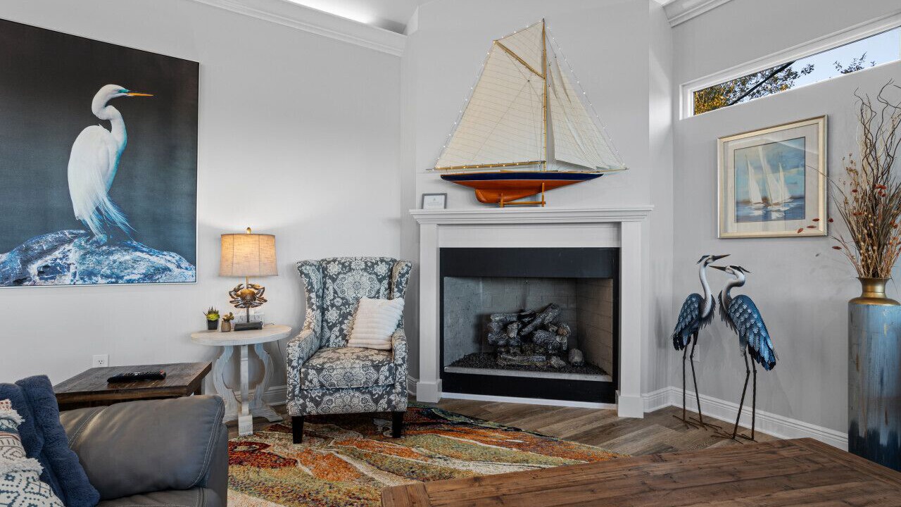 Photo of Livingroom in Henderson Point