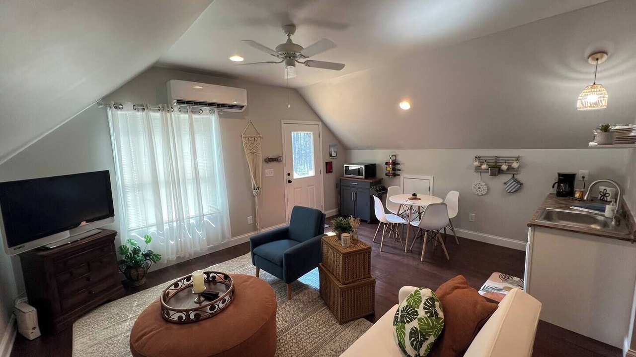 Photo of Livingroom in Auburn