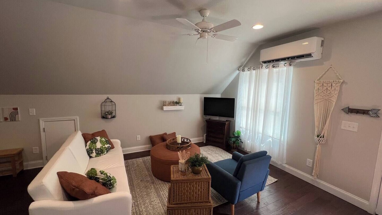 Photo of Livingroom in Auburn