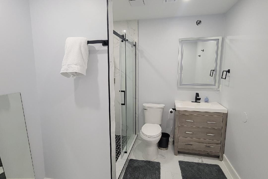 Photo of Bathroom in Kenner - Louis Armstrong International Airport