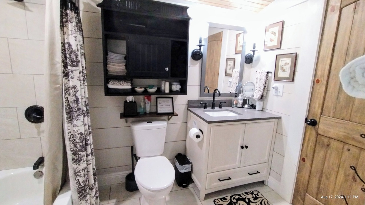 Photo of Bathroom in Steele