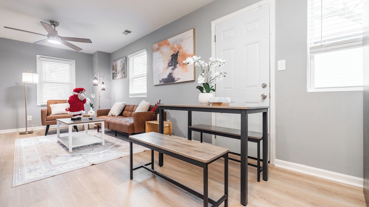 Photo of Livingroom in East Side