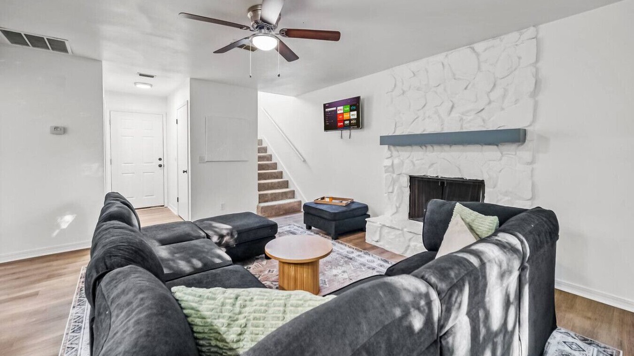Photo of Livingroom in Jacksonville