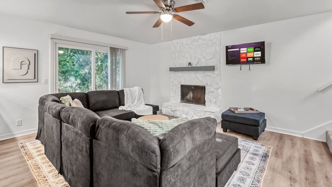 Photo of Livingroom in Jacksonville