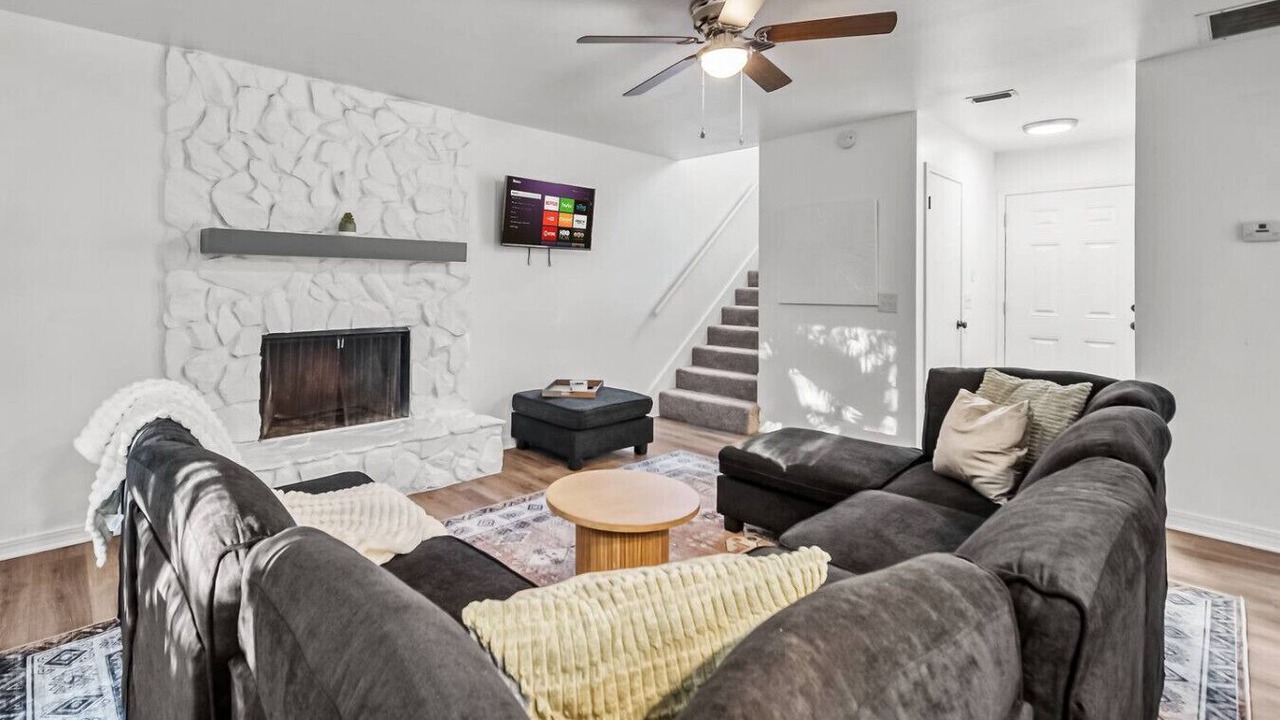 Photo of Livingroom in Jacksonville