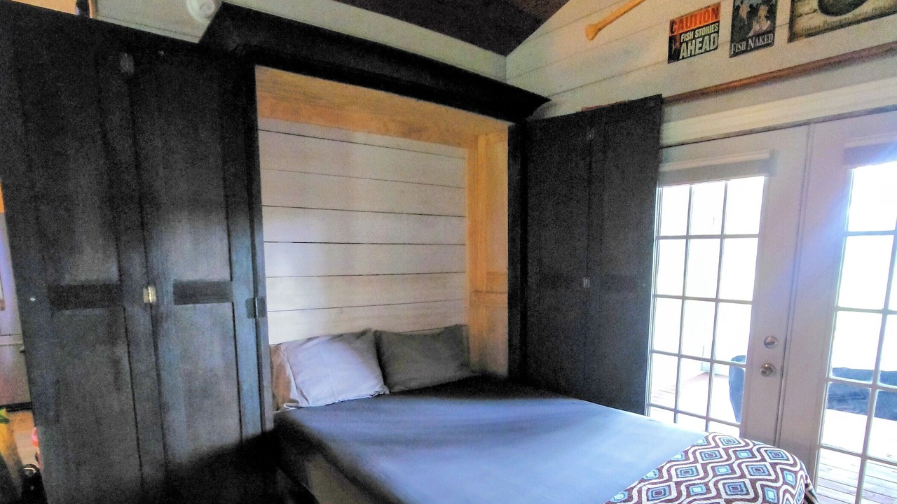 Photo of Bedroom in Interlachen