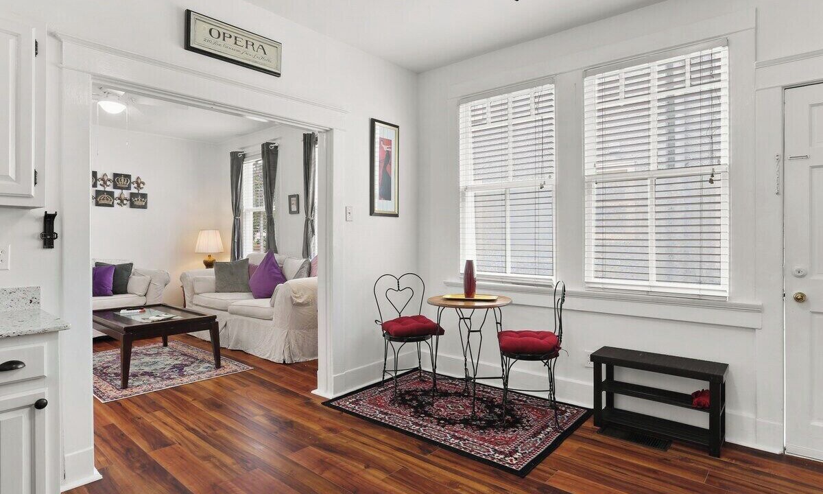 Photo of Livingroom in Uptown Historic District