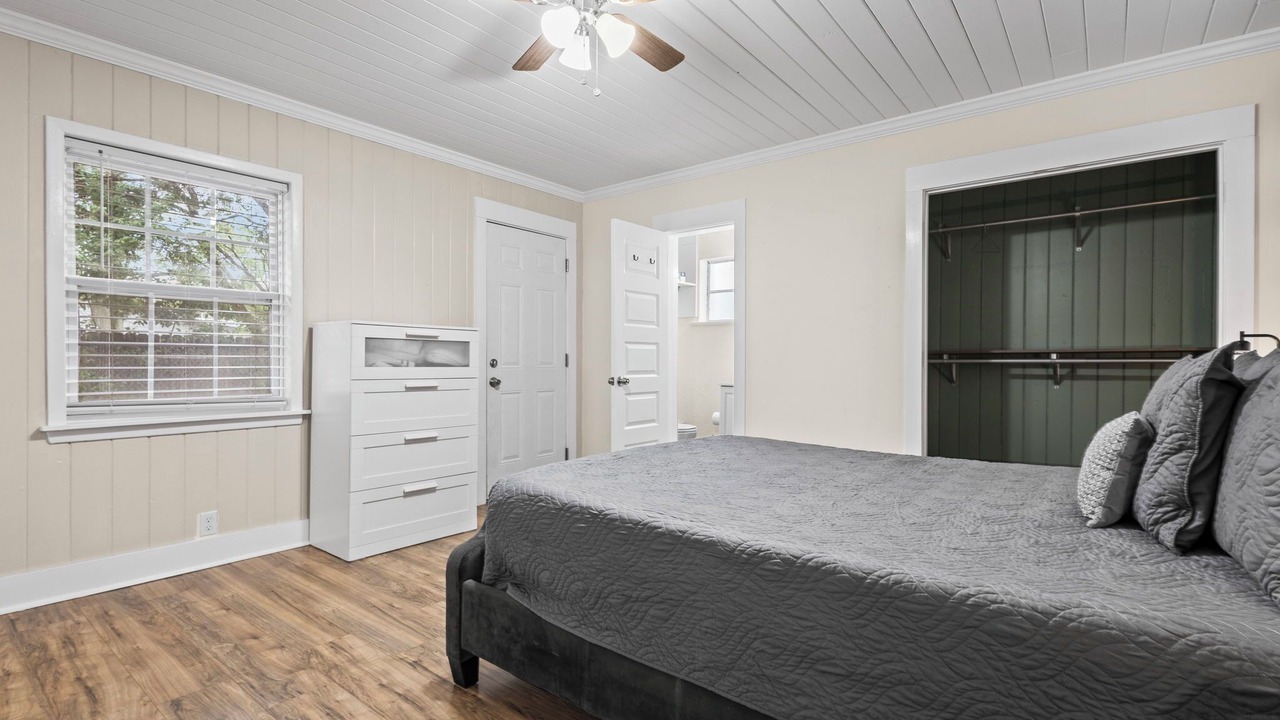 Photo of Bedroom in Foley