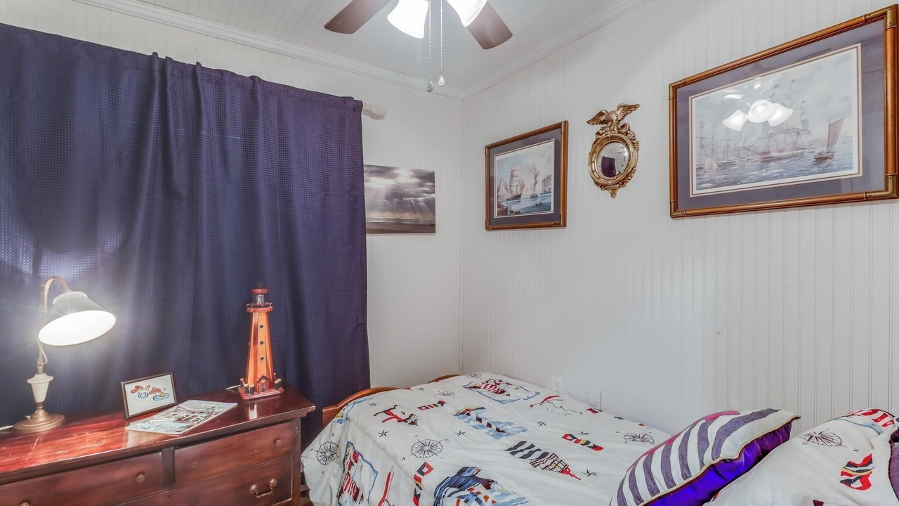 Photo of Bedroom in Waveland