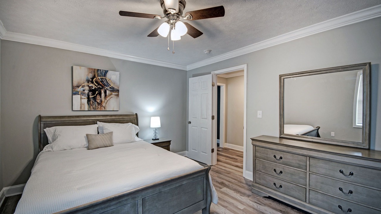 Photo of Bedroom in Clinton