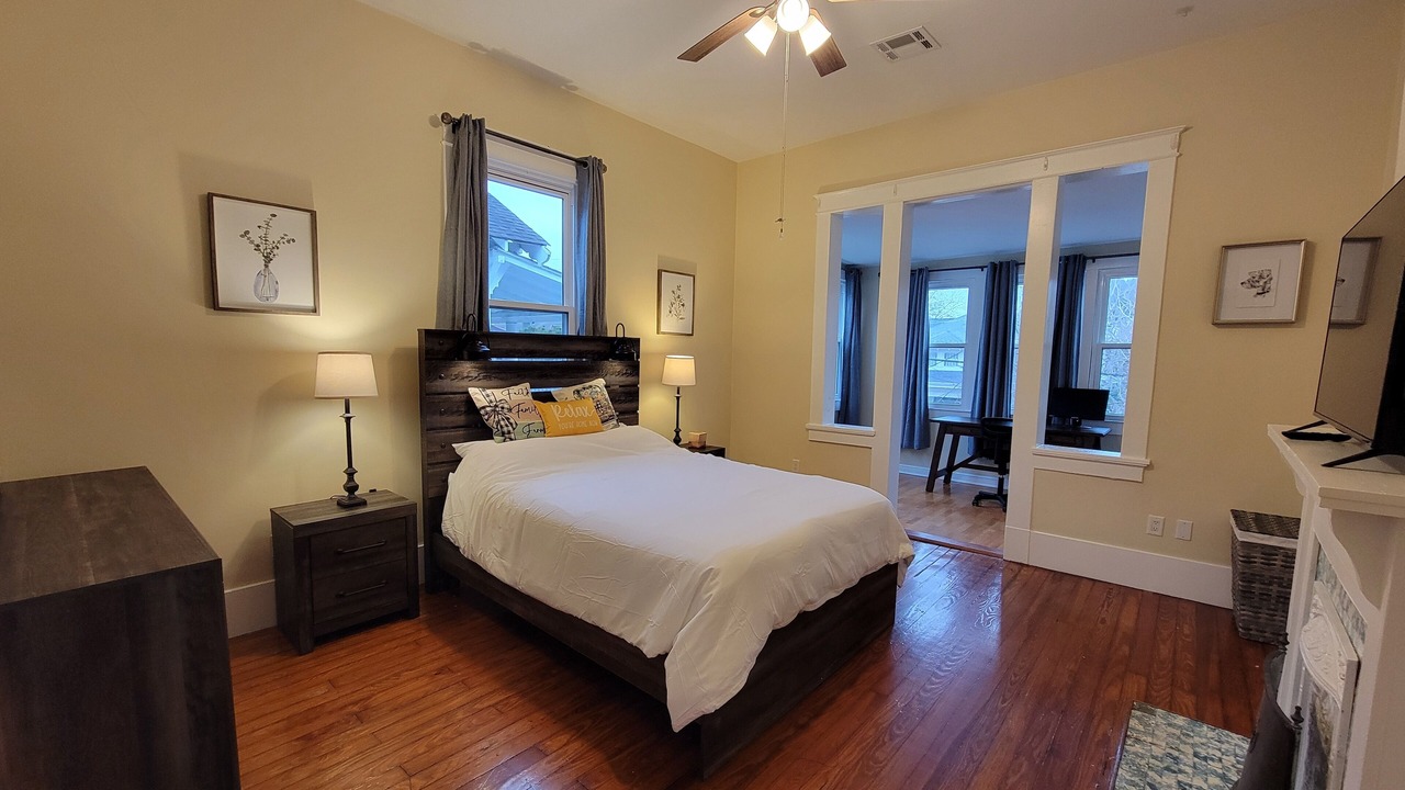 Photo of Bedroom in East Carrollton