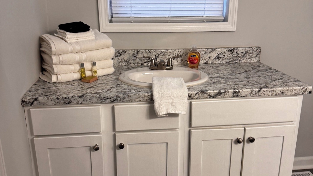 Photo of Bathroom in Groveoak