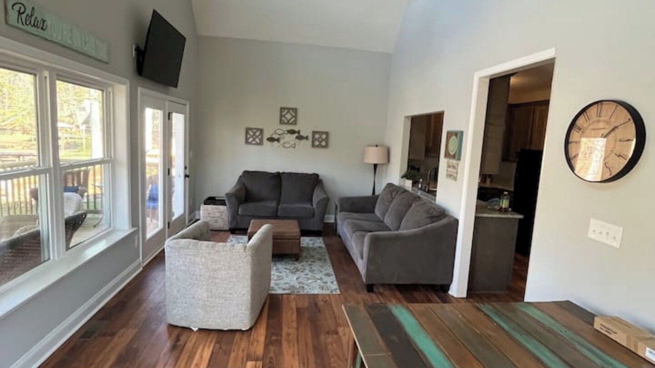 Photo of Livingroom in Jacksons' Gap