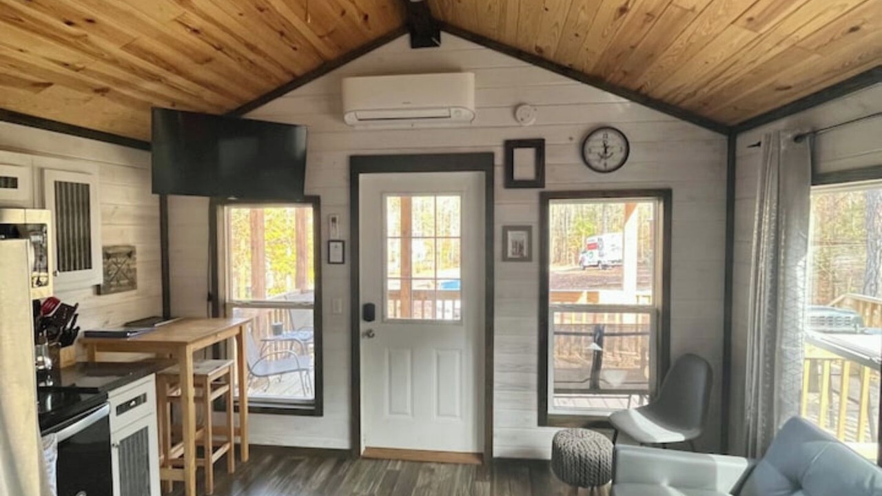 Photo of Livingroom in Jacksons' Gap