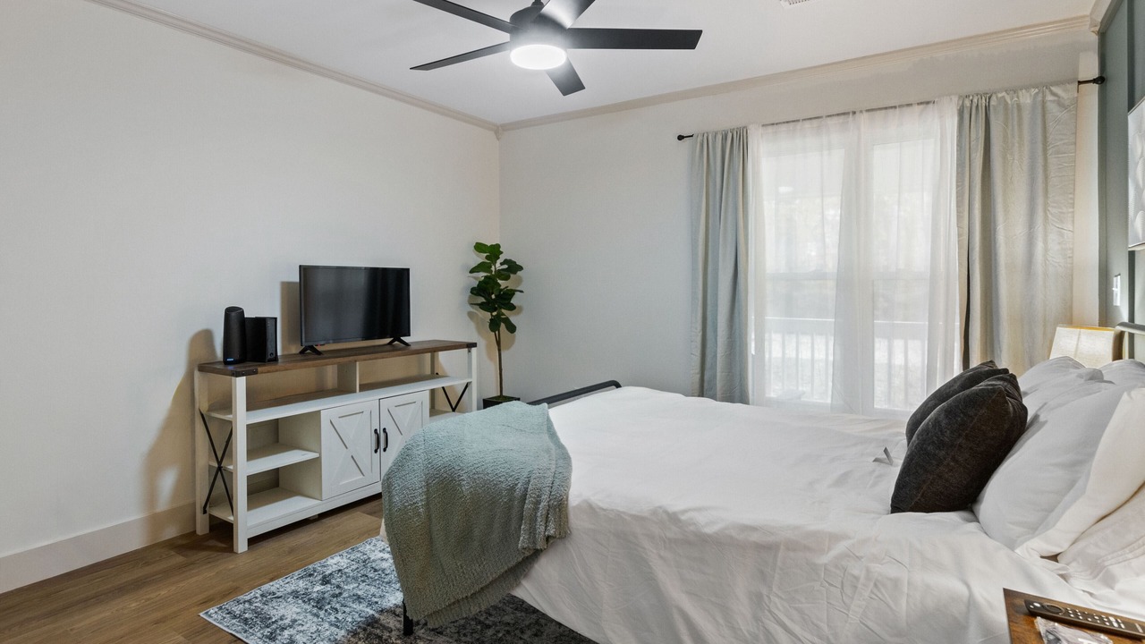 Photo of Bedroom in Northport