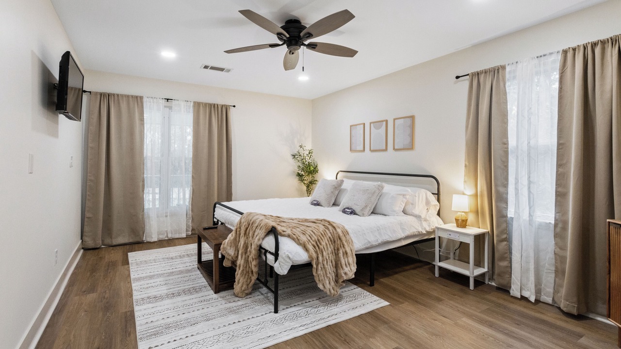 Photo of Bedroom in Northport