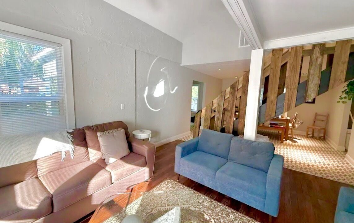 Photo of Livingroom in South Riverside
