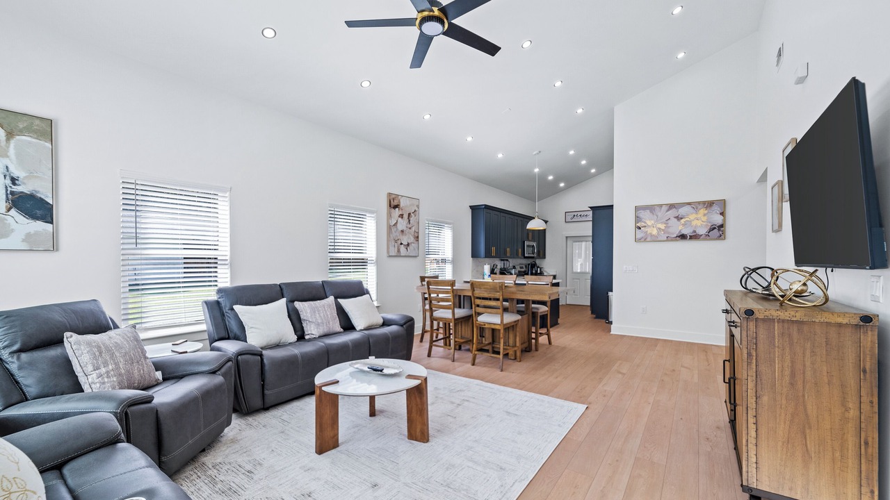 Photo of Livingroom in Foley