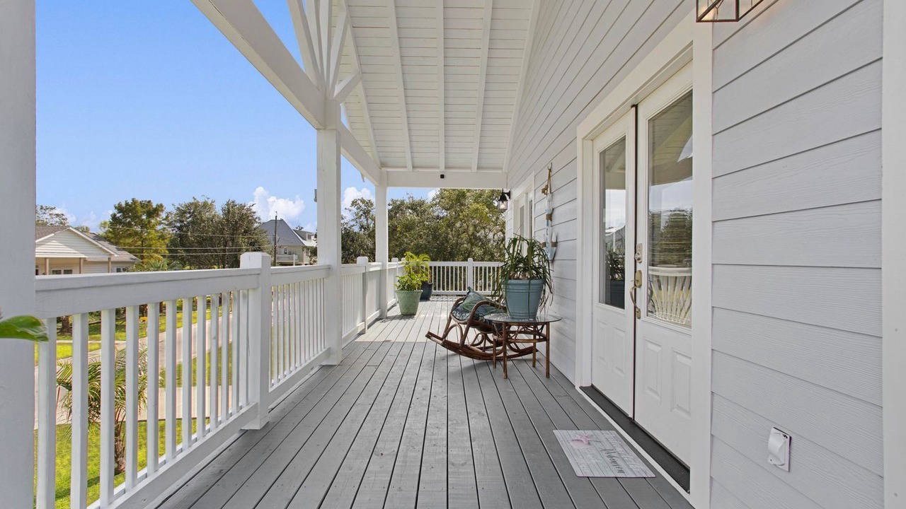 Photo of Patio Balcony in Henderson Point