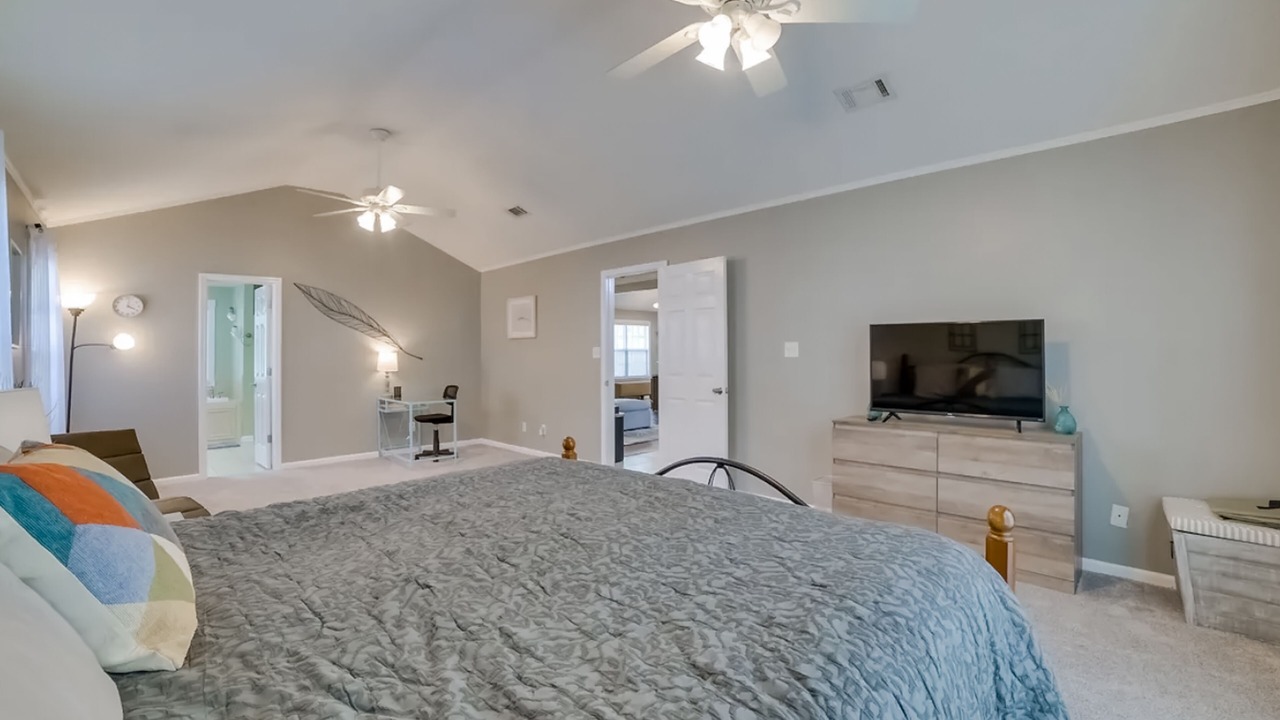 Photo of Bedroom in Valdosta