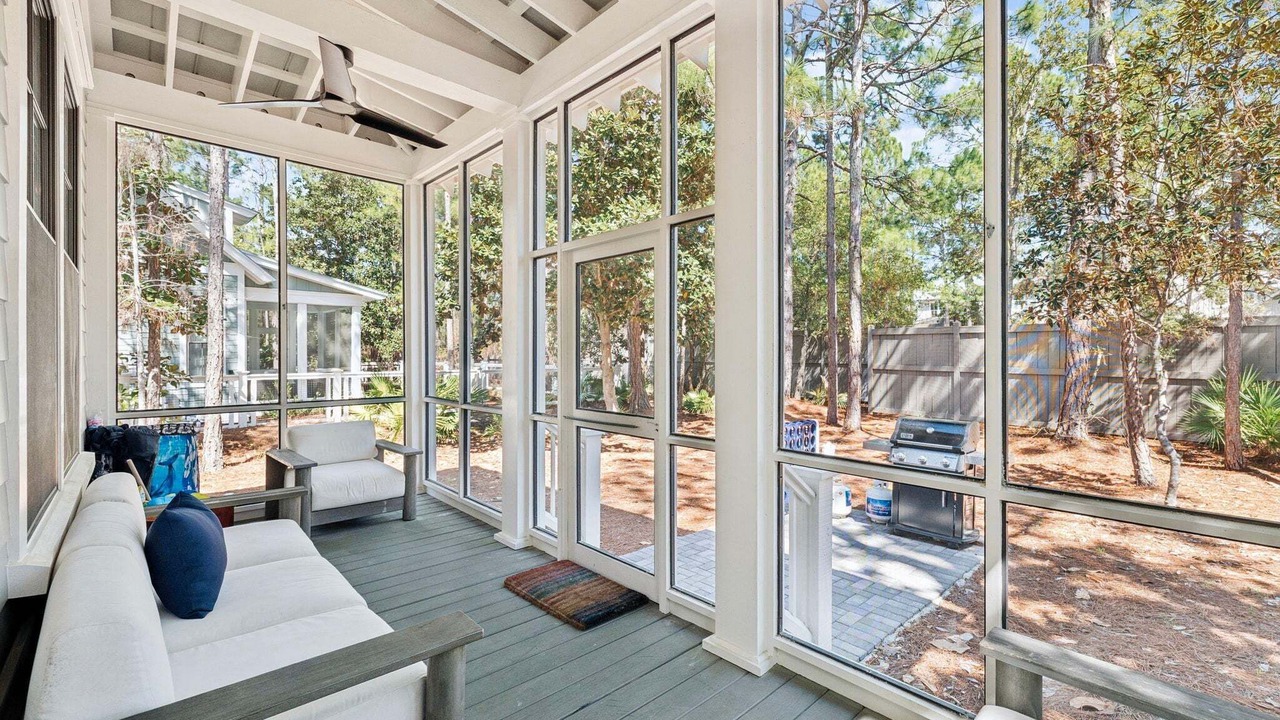 Photo of Patio Balcony in Forest District