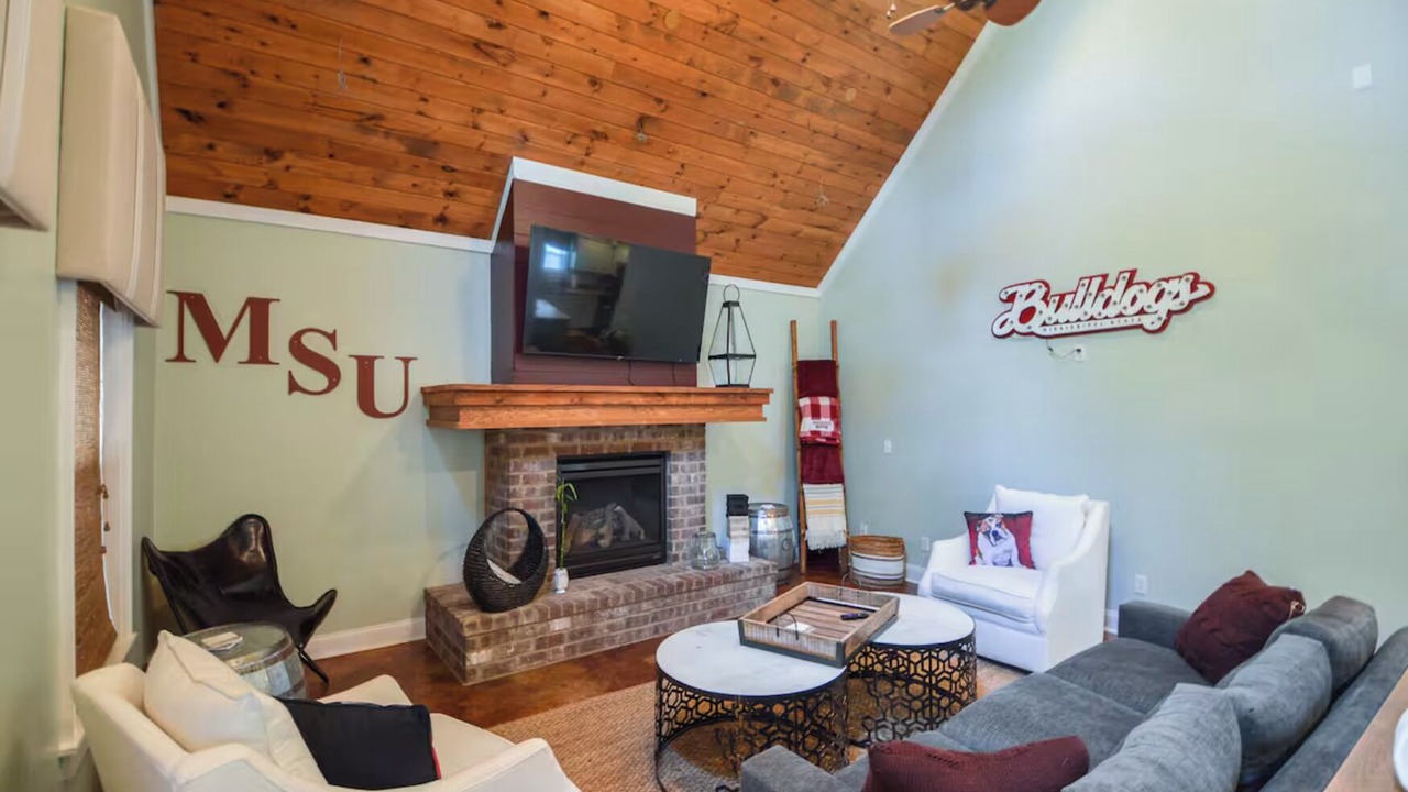 Photo of Livingroom in Starkville