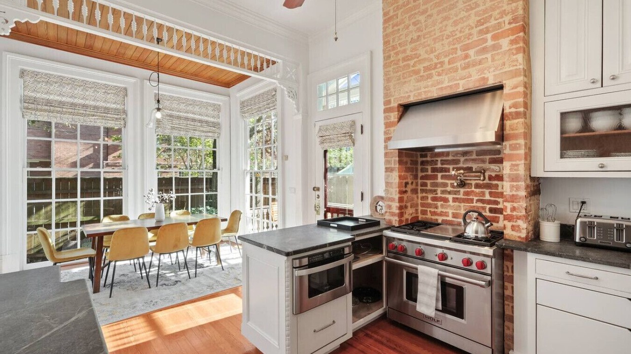 Photo of Kitchen in Central Carrollton Association