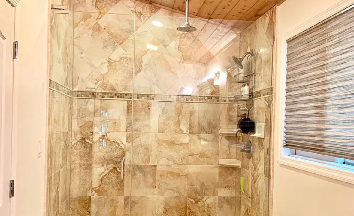 Photo of Bathroom in Pomona Park